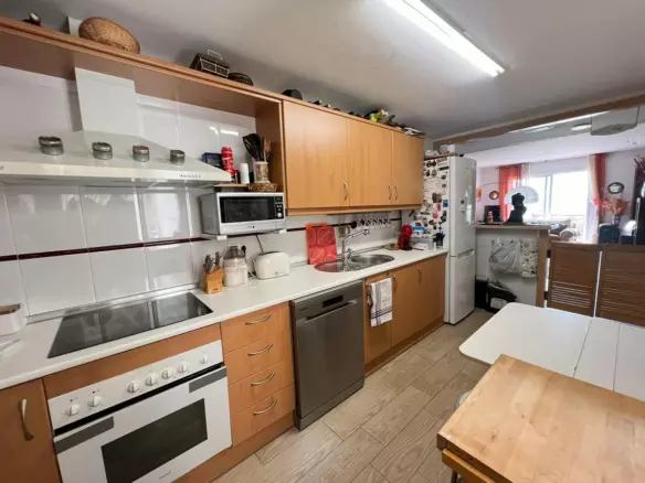 3-bedroom Apartment In Málaga, Spain (132 M²)