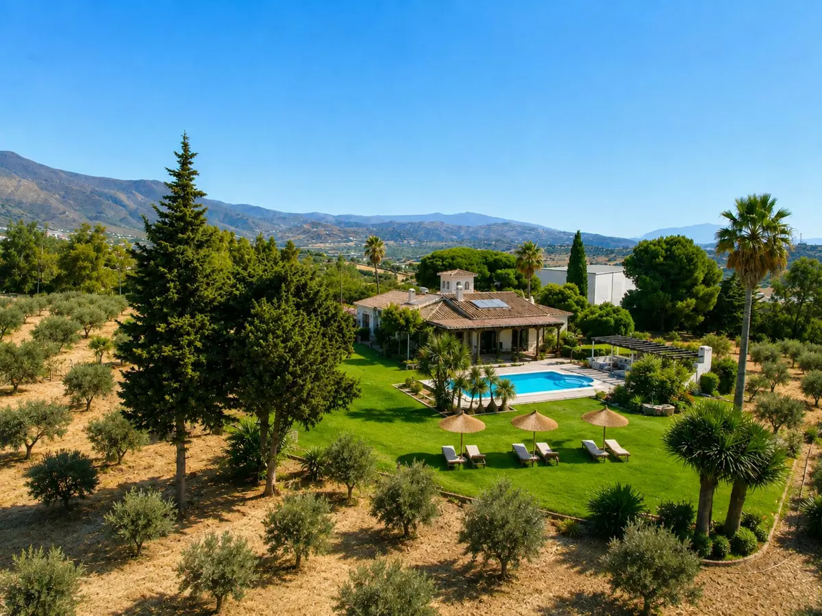 4-bedroom Country House In Estepona, Spain (160 M²)