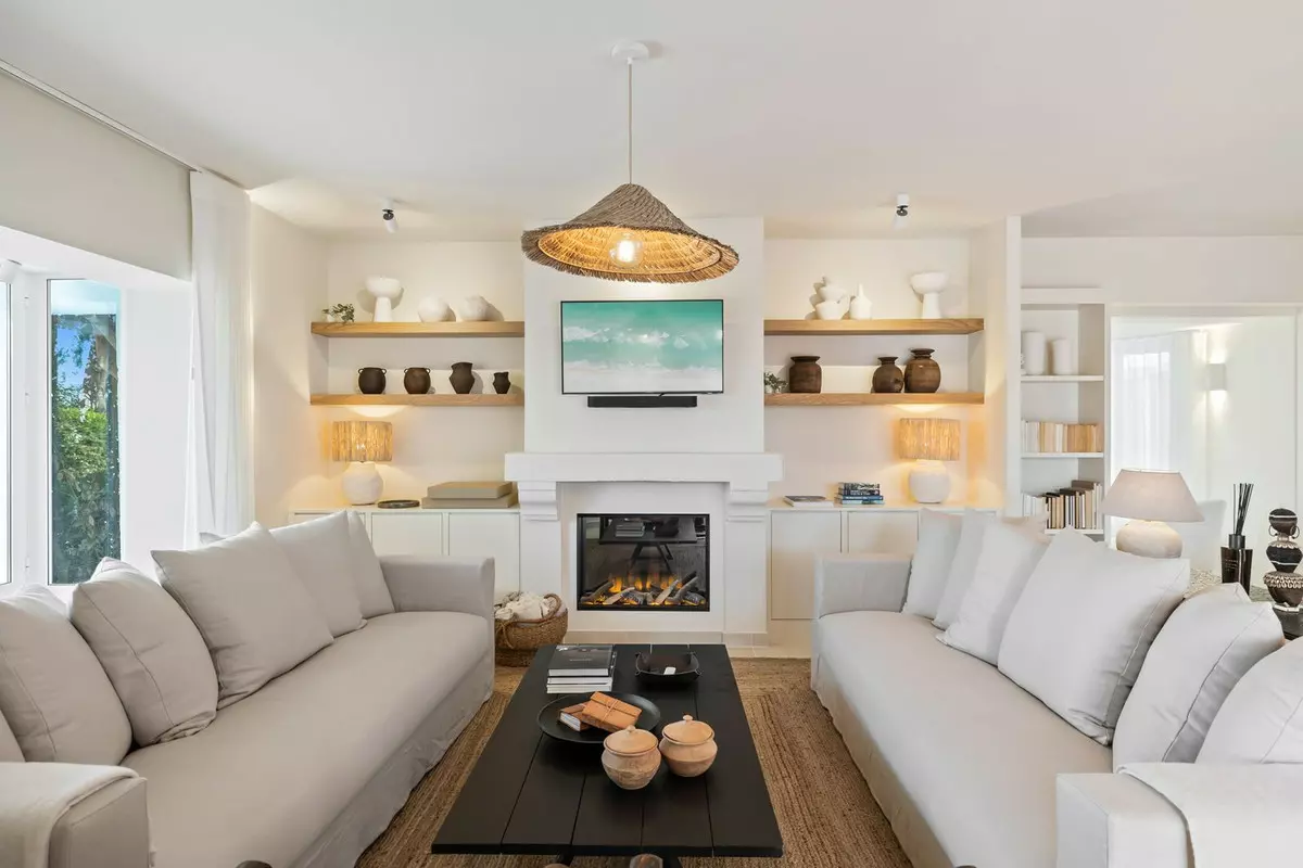 3-bedroom Villa In Marbella, Spain (265 M²)