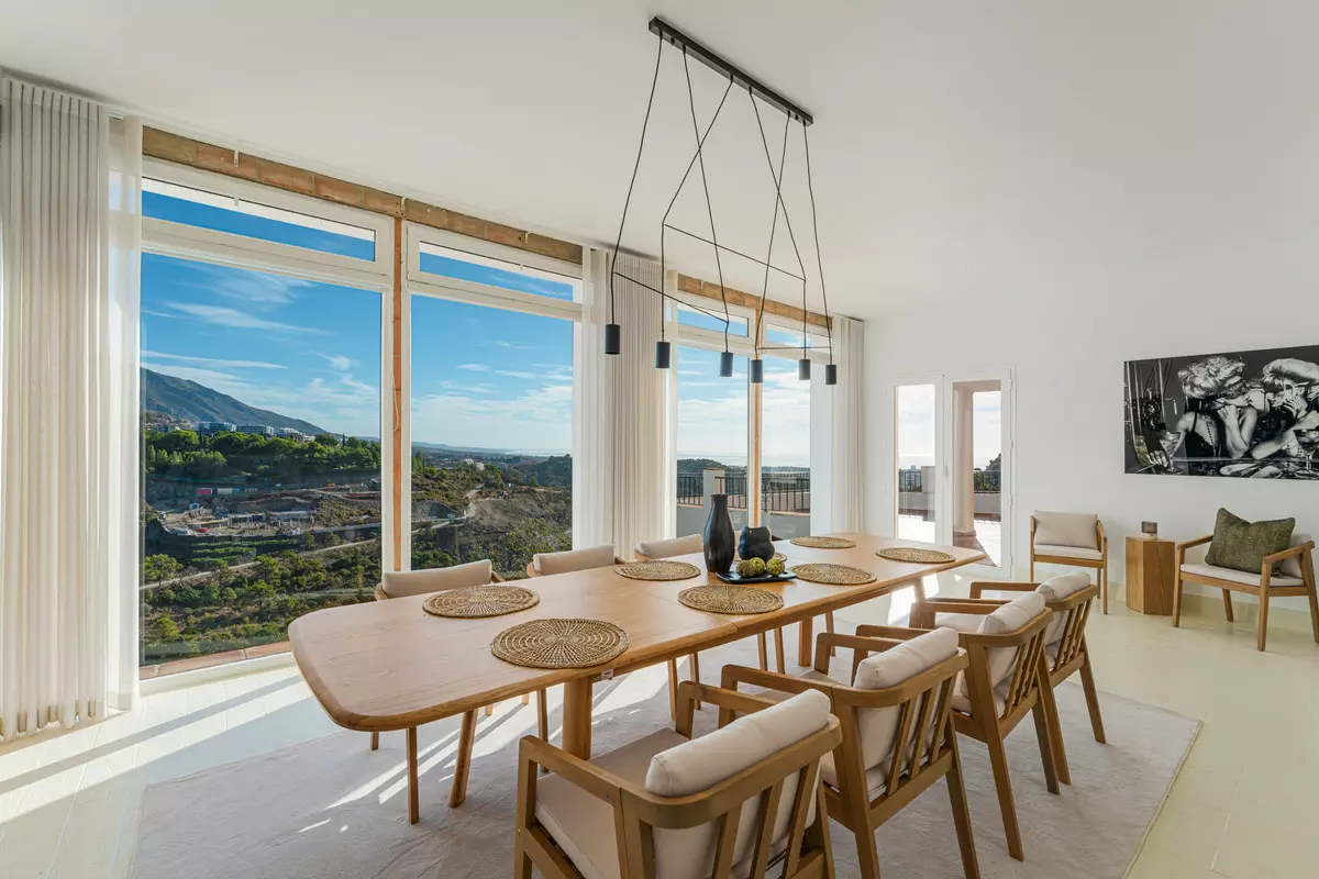 6-bedroom Villa In Benahavis, Spain (531 M²)
