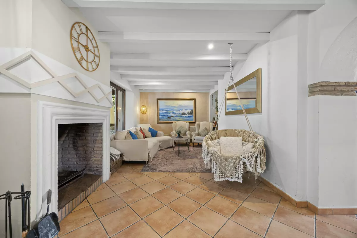 9-bedroom Villa In Gaucín, Spain (900 M²)