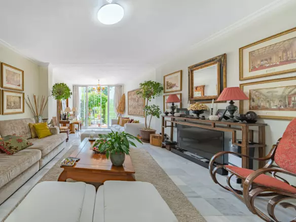 3-bedroom Town House In Marbella, Spain (184 M²)