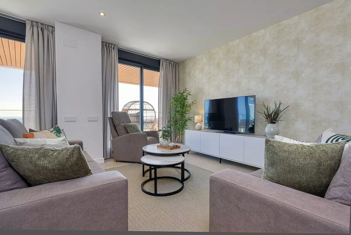 3-bedroom Apartment In Estepona, Spain (187 M²)