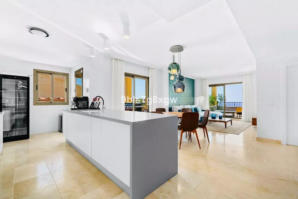 3-bedroom Apartment In Benahavis, Spain (127 M²)