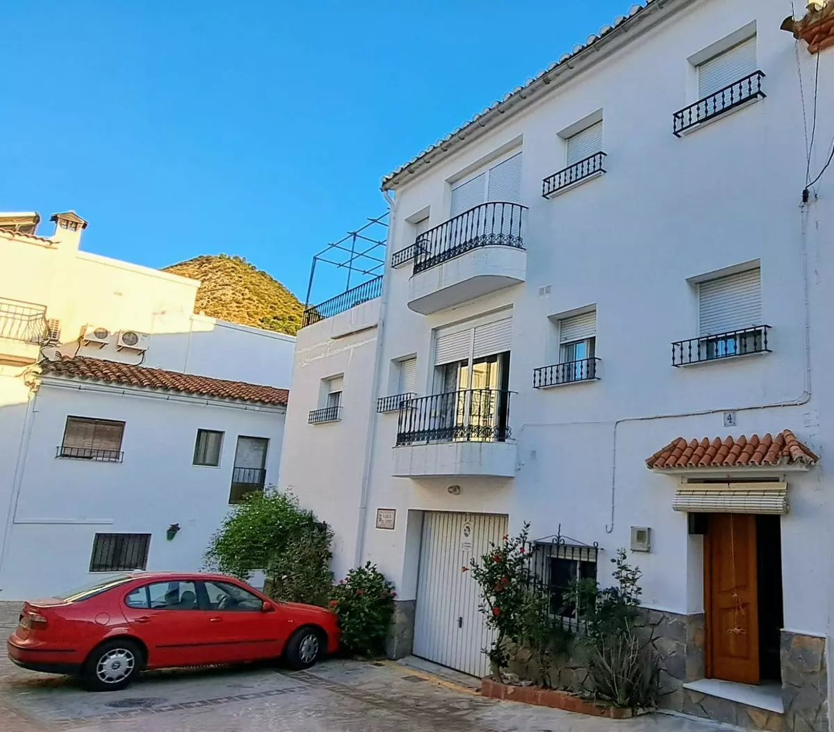 4-bedroom Villa In Benarrabá, Spain (300 M²)