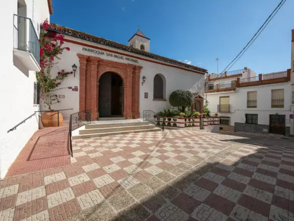7-bedroom Town House In Tolox, Spain (180 M²)