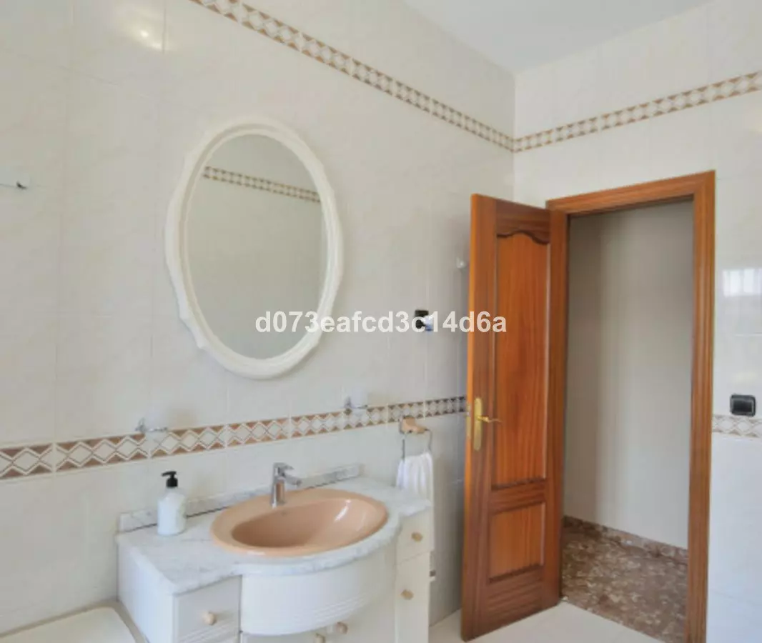 6-bedroom Villa In Ronda, Spain (225 M²)