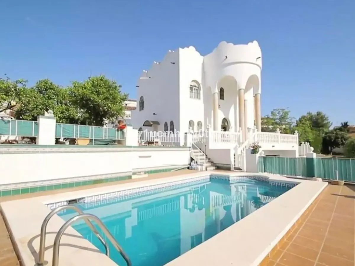 4-bedroom Villa In Málaga, Spain (317 M²)