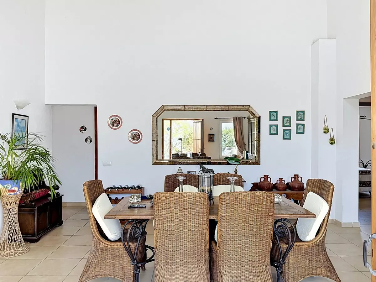 4-bedroom Villa In Canillas De Aceituno, Spain (273 M²)