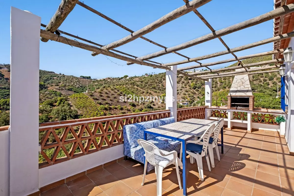 2-bedroom Villa In Frigiliana, Spain (49 M²)