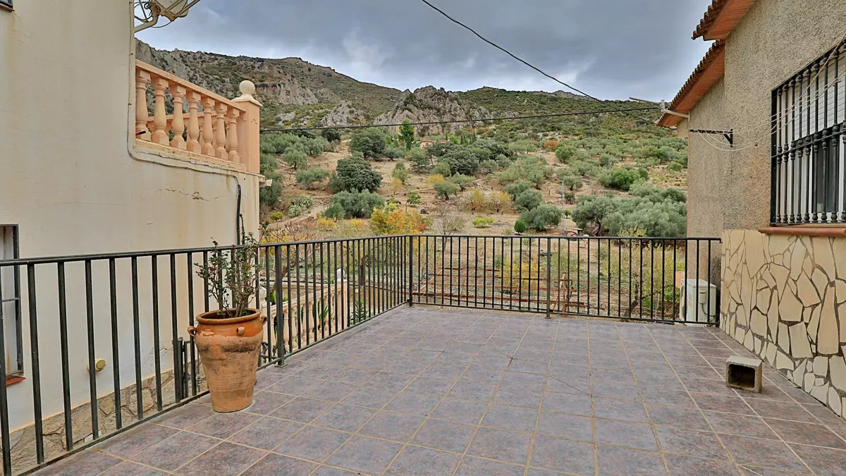 6-bedroom Country House In Alfarnatejo, Spain (528 M²)
