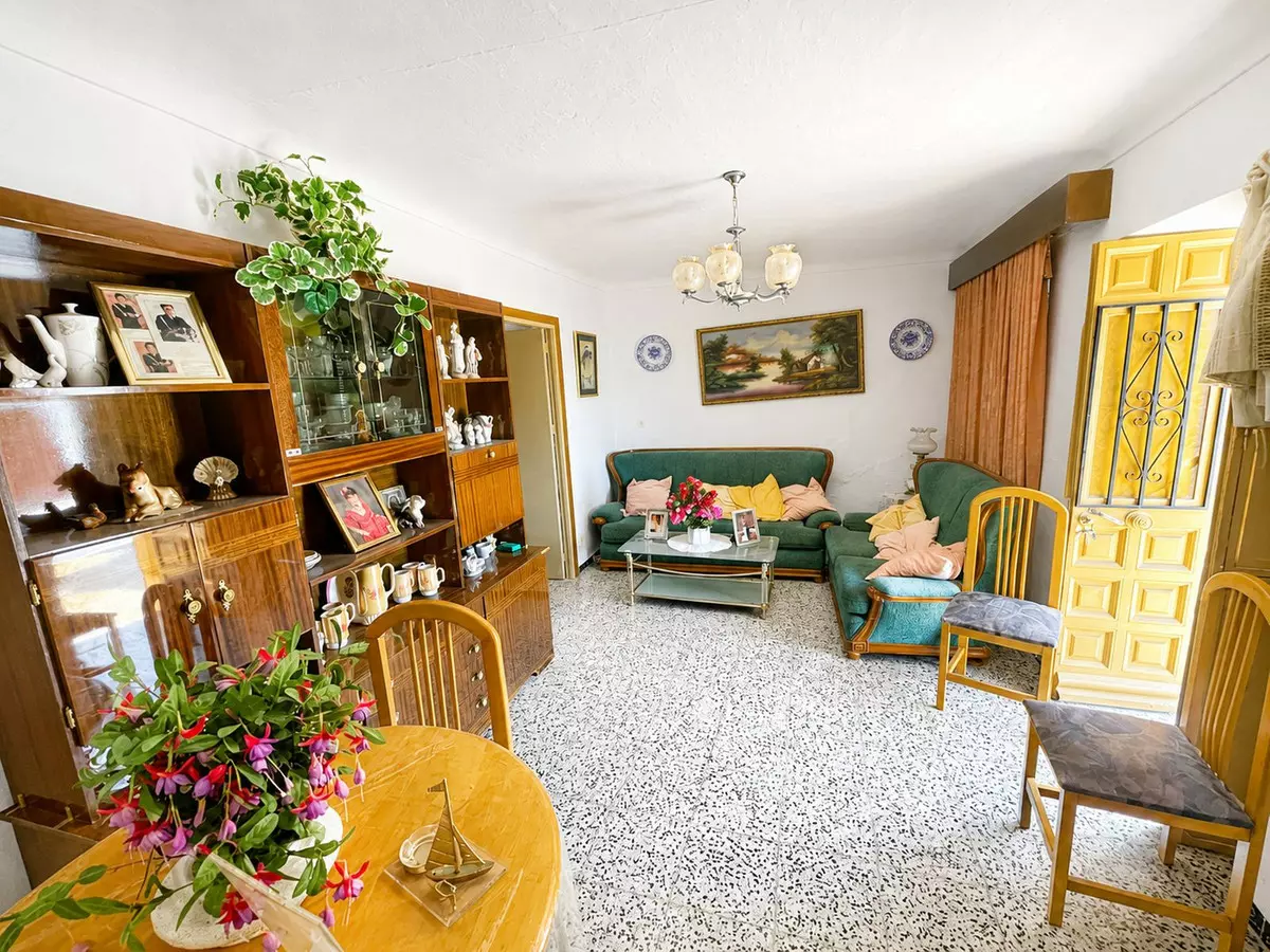 3-bedroom Villa In Cártama, Spain (221 M²)