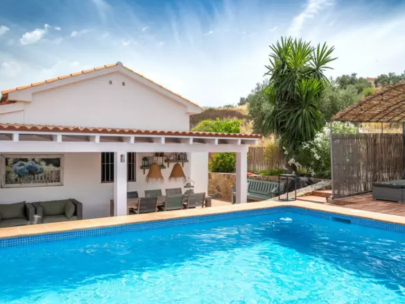 3-bedroom Country House In Álora, Spain (96 M²)