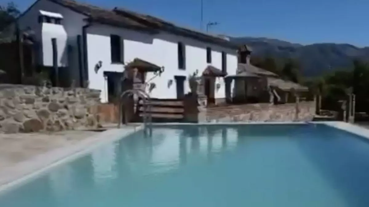 4-bedroom Country House In Cortes De La Frontera, Spain (198 M²)