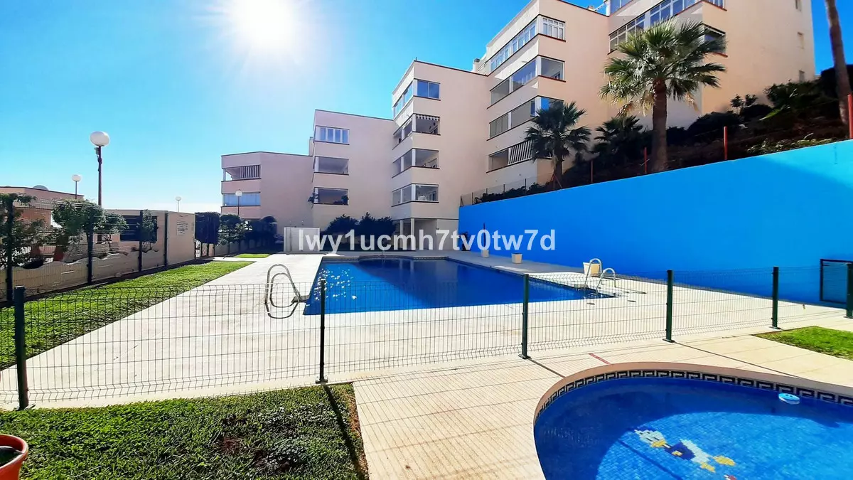 2-bedroom Apartment In Benalmádena, Spain (182 M²)