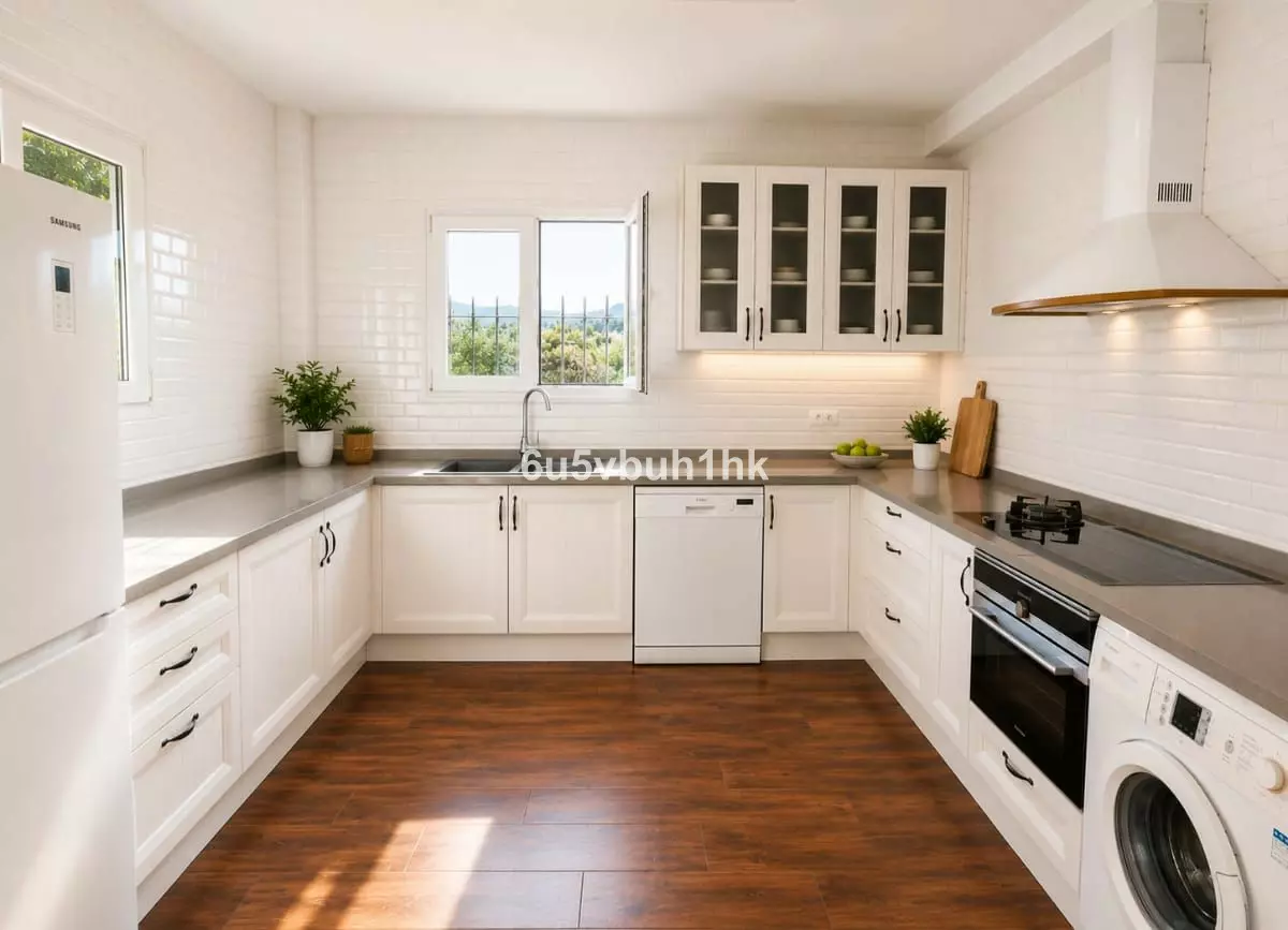 3-bedroom Country House In Tolox, Spain (106 M²)