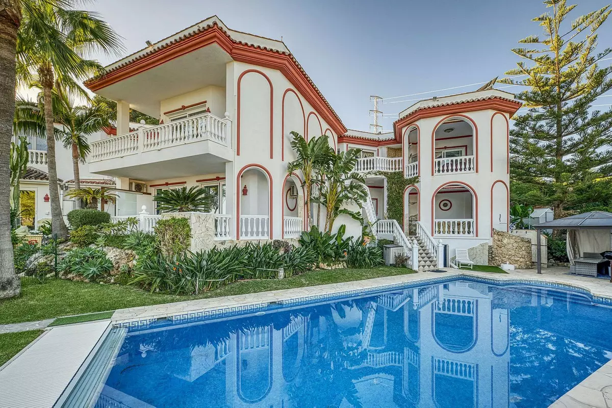 6-bedroom Villa In Marbella, Spain (842 M²)
