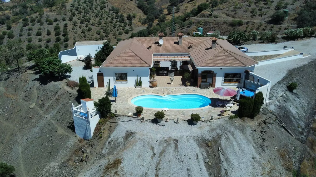7-bedroom Villa In Iznate, Spain (507 M²)