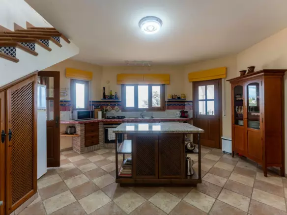 4-bedroom Country House In Casarabonela, Spain (331 M²)
