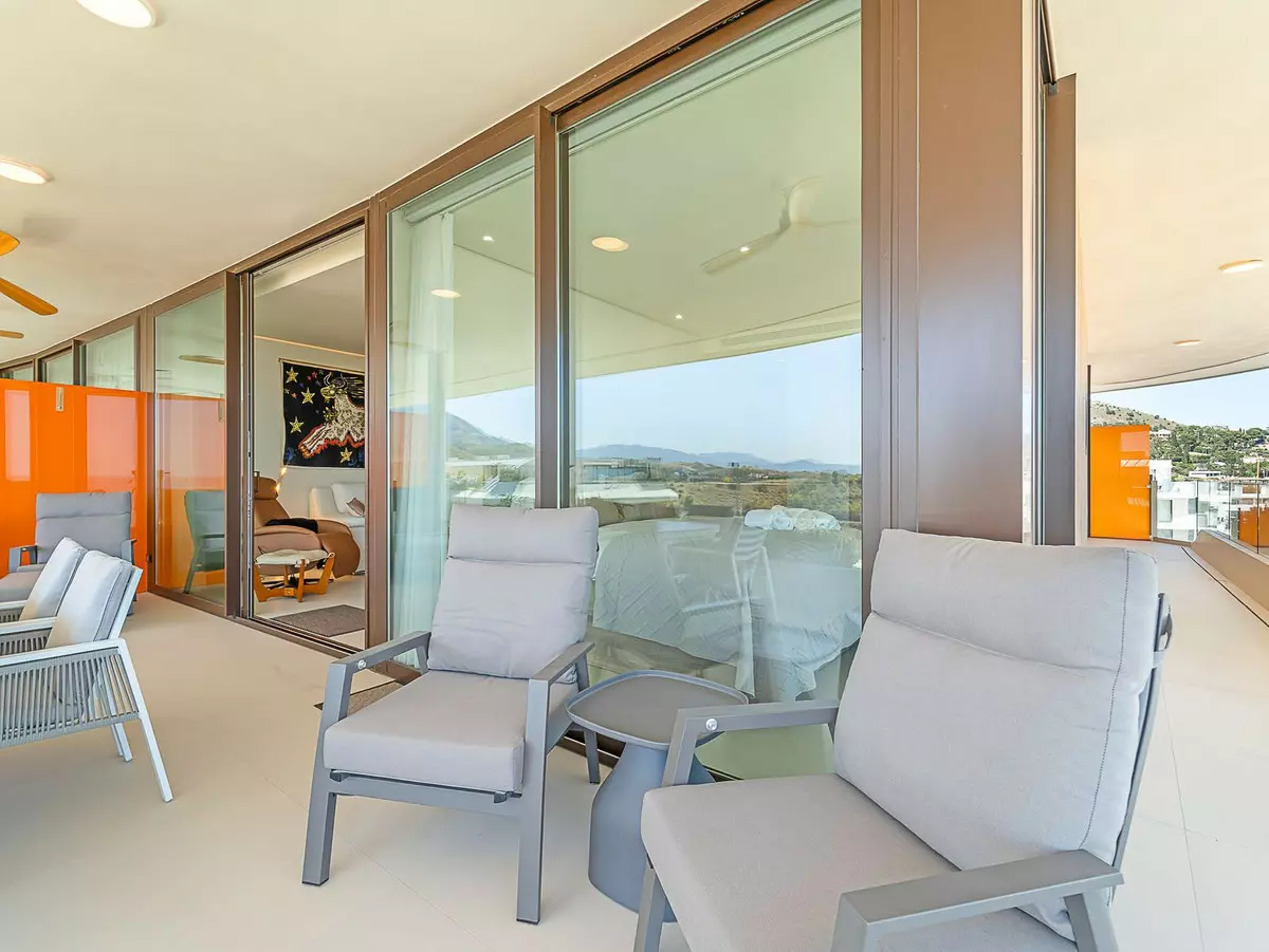 2-bedroom Apartment In Fuengirola, Spain (90 M²)
