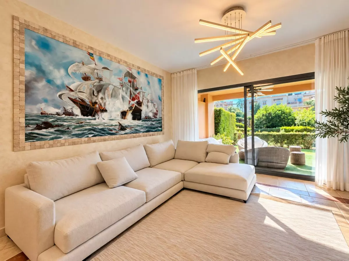 2-bedroom Apartment In Estepona, Spain (144 M²)