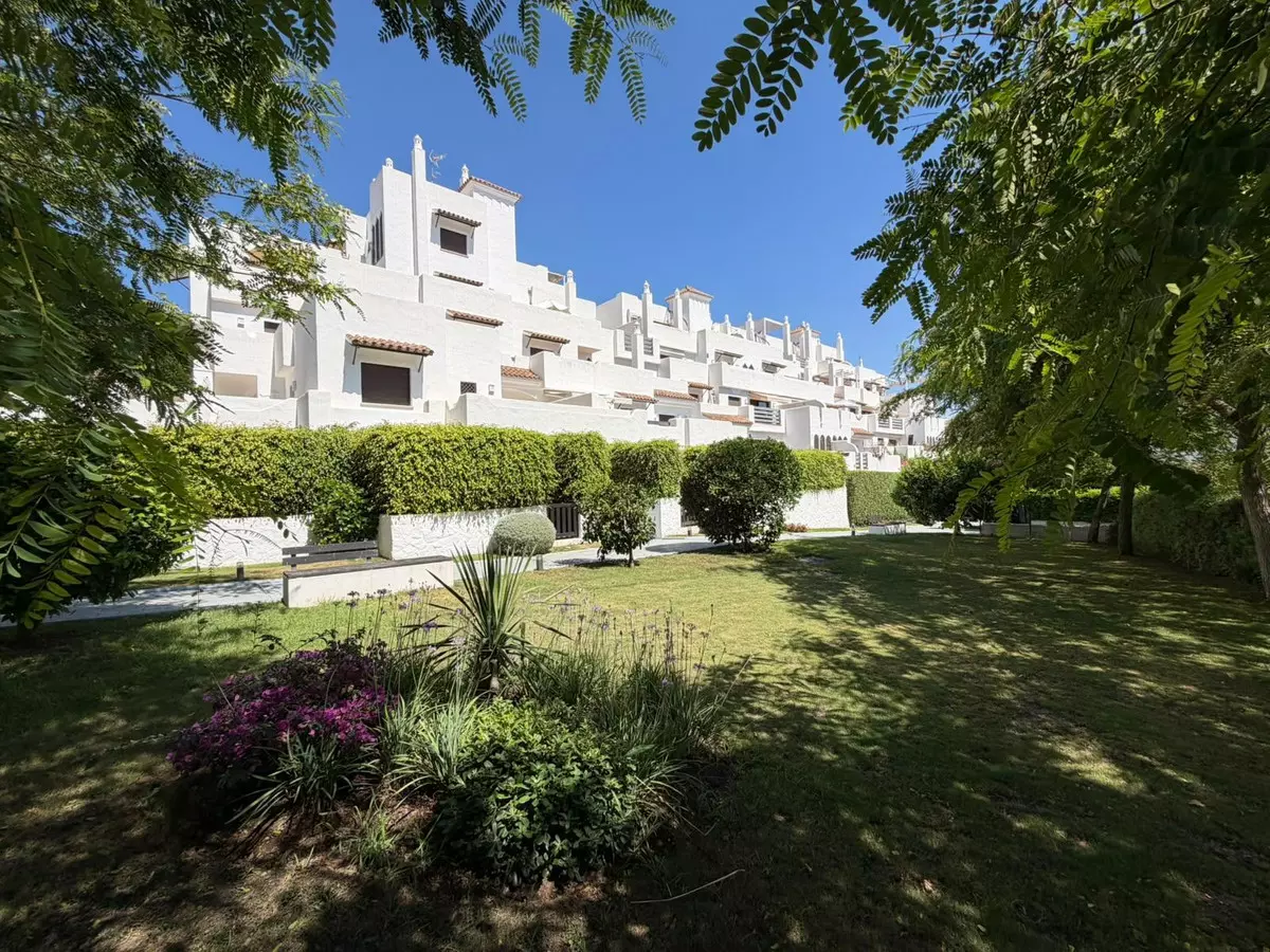 2-bedroom Apartment In Estepona, Spain (97 M²)