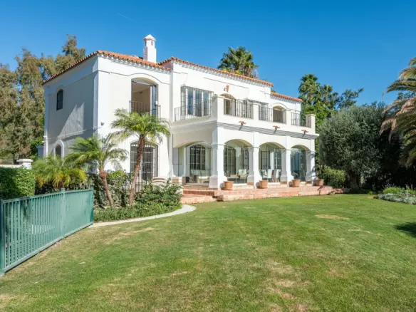 5-bedroom Villa In Marbella, Spain (403 M²)