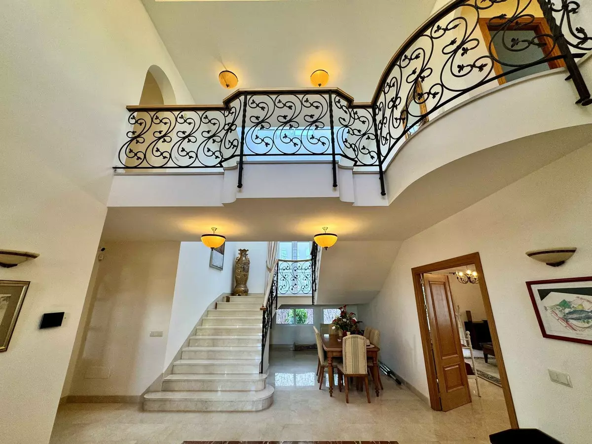 6-bedroom Villa In Mijas, Spain (797 M²)