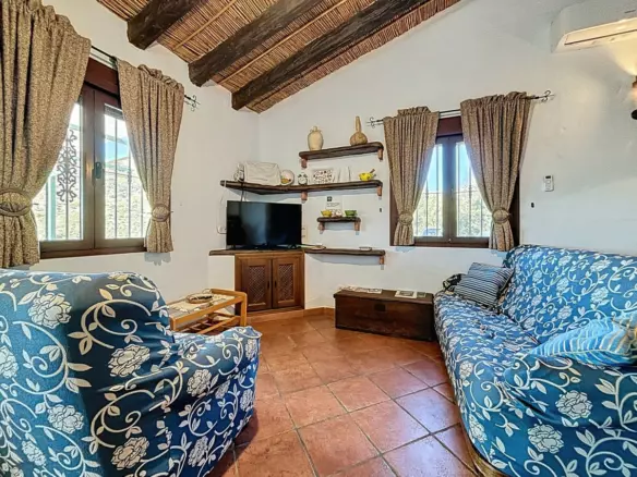 3-bedroom Villa In Cómpeta, Spain (94 M²)