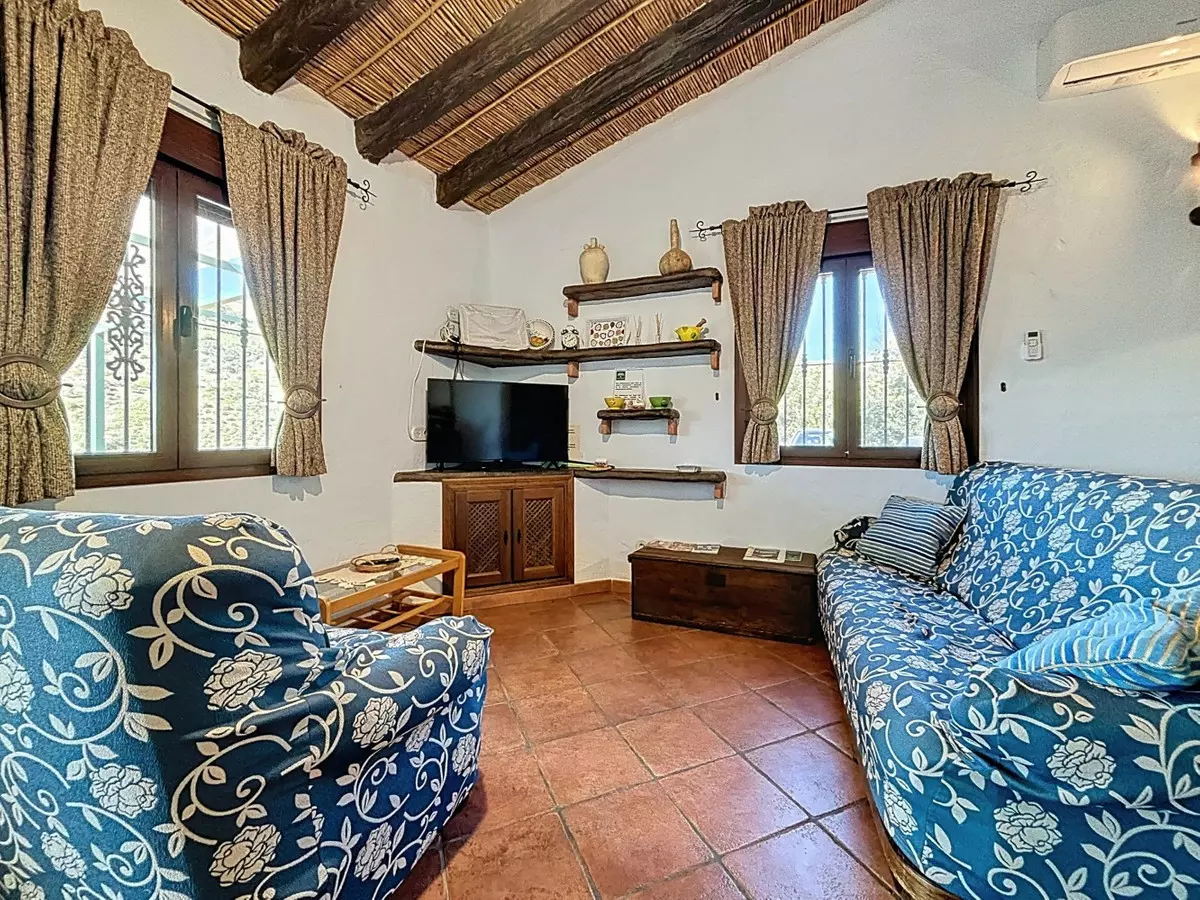 3-bedroom Villa In Cómpeta, Spain (94 M²)