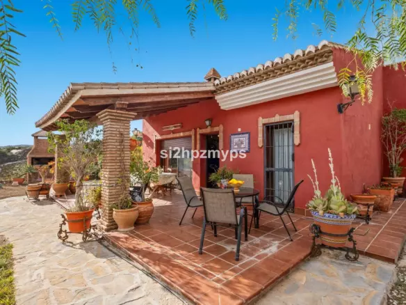 2-bedroom Villa In Benamocarra, Spain (84 M²)