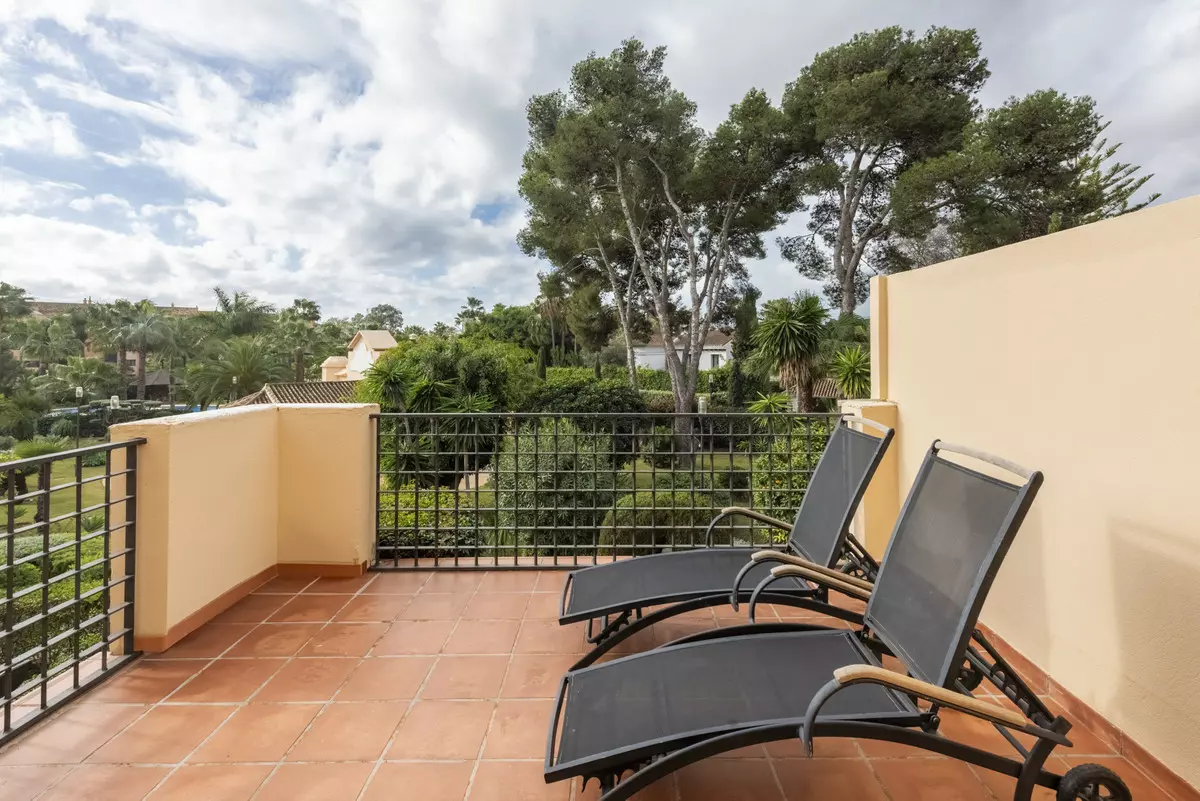 2-bedroom Apartment In Marbella, Spain (176 M²)