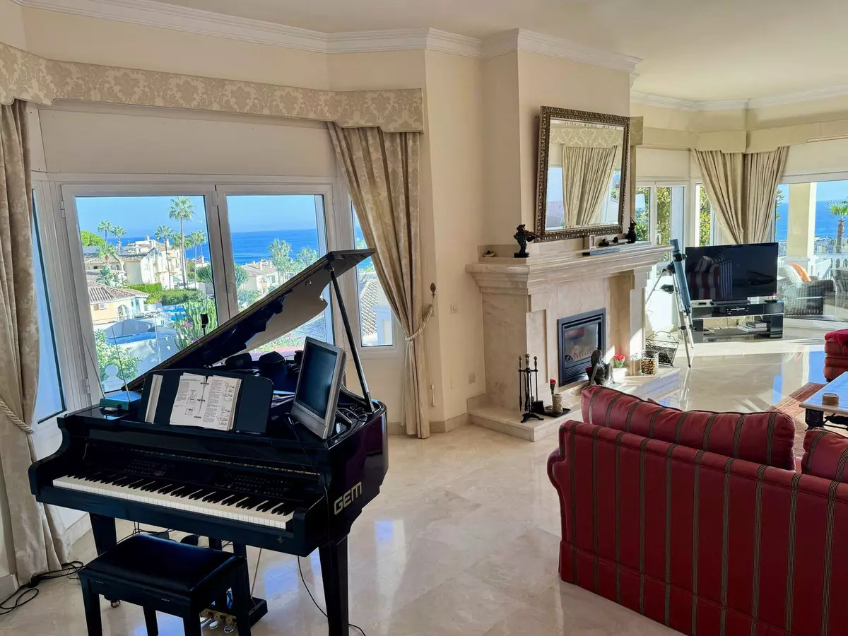 6-bedroom Villa In Mijas, Spain (797 M²)