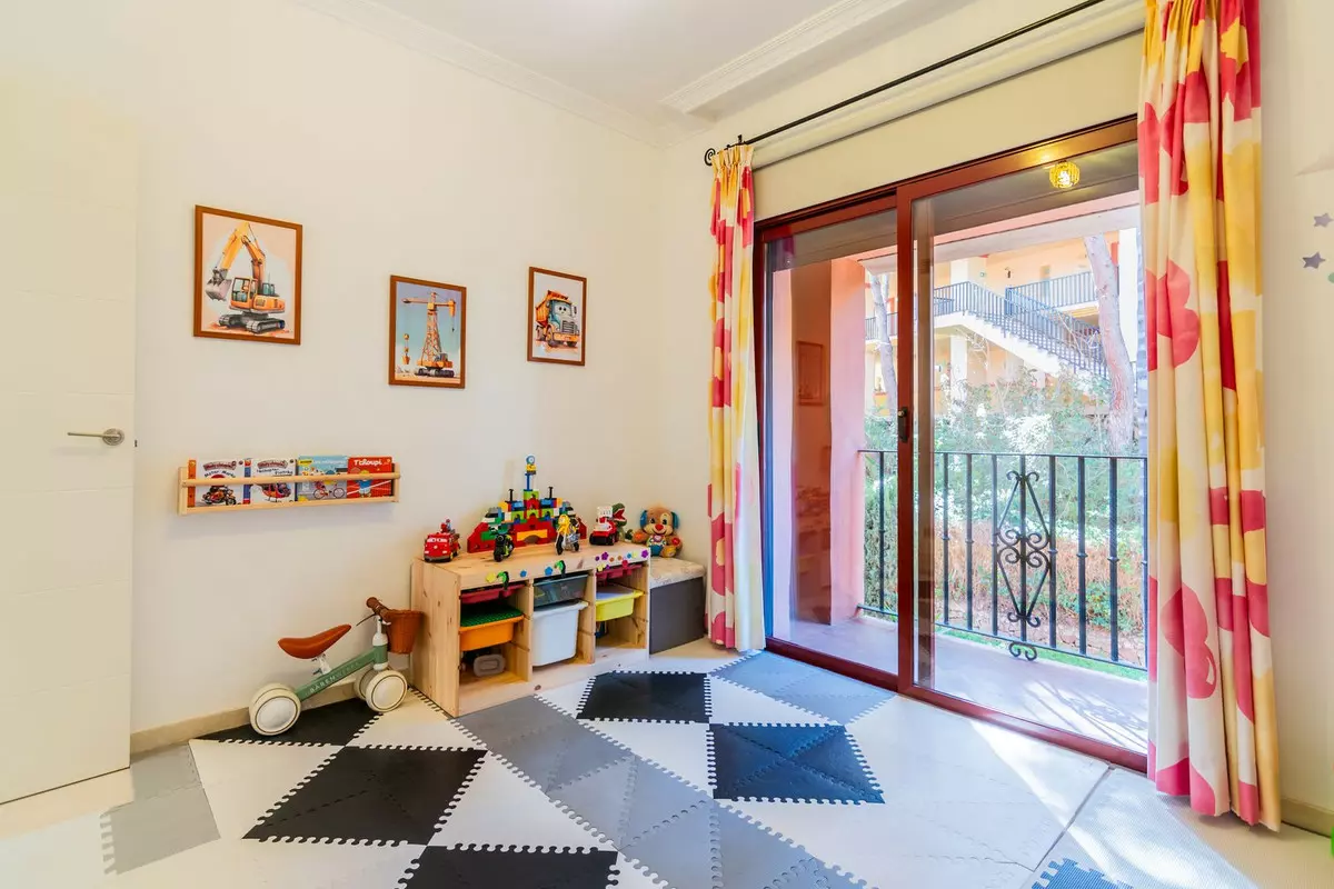 3-bedroom Apartment In Marbella, Spain (132 M²)