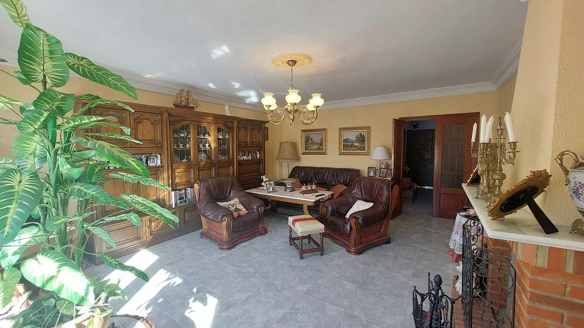 5-bedroom Villa In Málaga, Spain (193 M²)