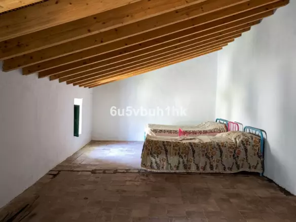 5-bedroom Country House In Álora, Spain (181 M²)
