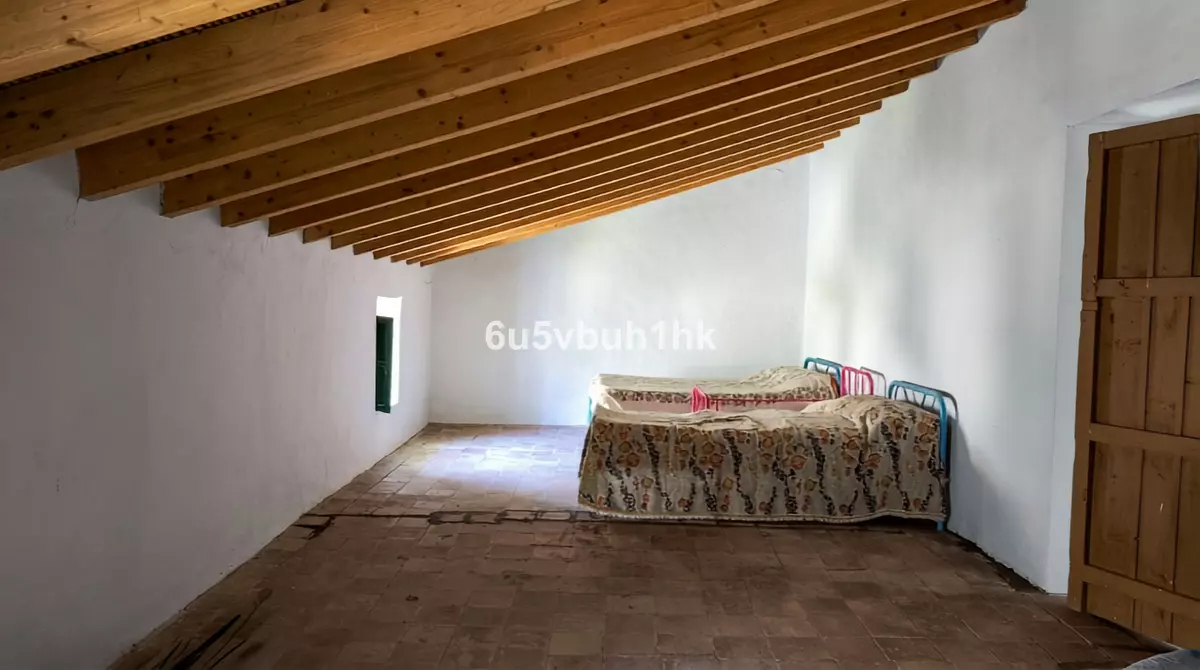 5-bedroom Country House In Álora, Spain (181 M²)
