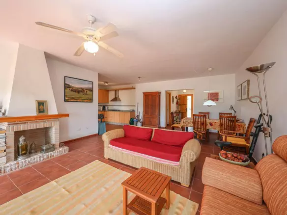 3-bedroom Villa In Tolox, Spain (99 M²)