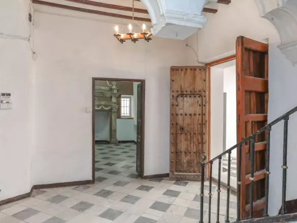 7-bedroom Town House In Casarabonela, Spain (535 M²)