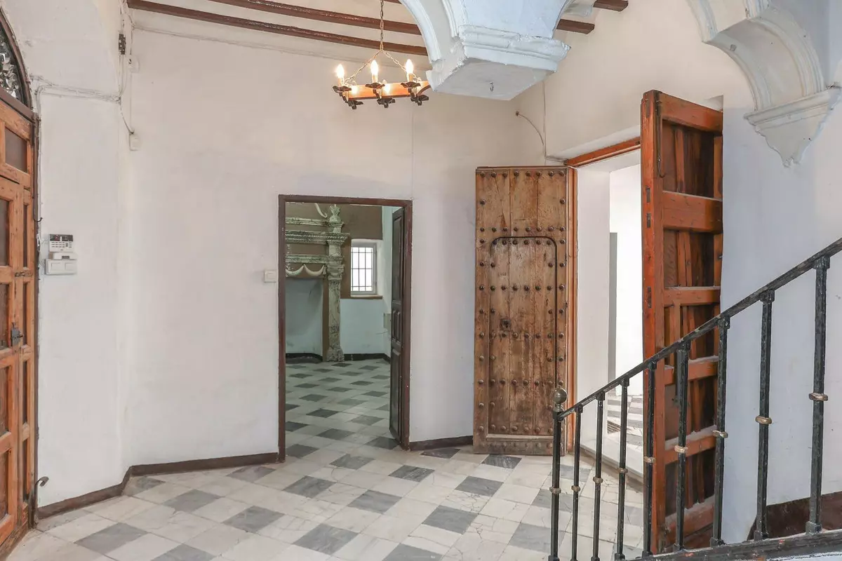 7-bedroom Town House In Casarabonela, Spain (535 M²)