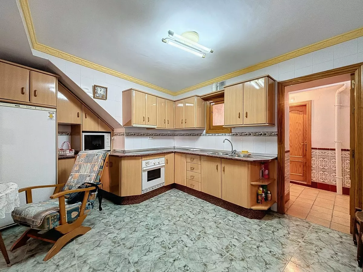4-bedroom Villa In Árchez, Spain (203 M²)