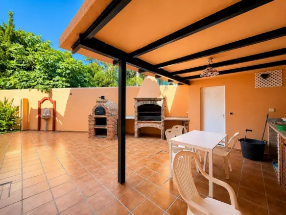 7-bedroom Villa In Marbella, Spain (276 M²)