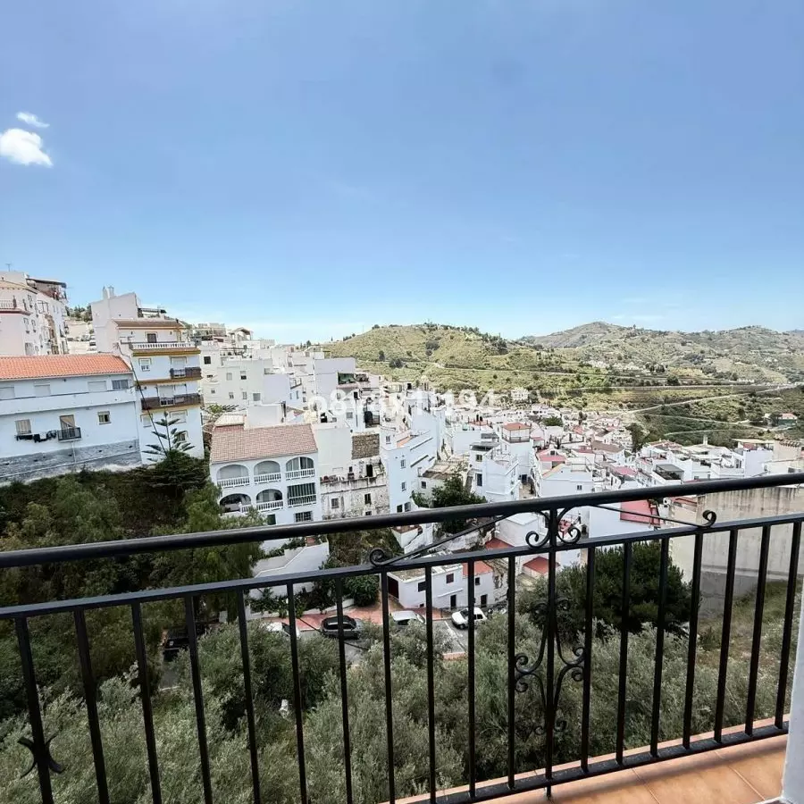 4-bedroom Villa In Cómpeta, Spain (507 M²)