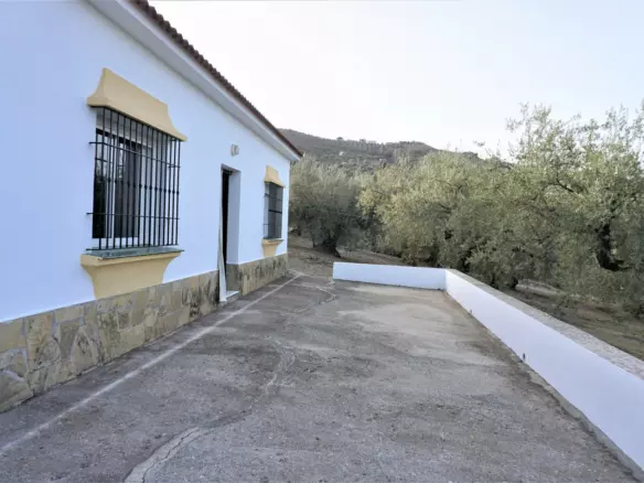 3-bedroom Country House In Alcaucín, Spain (121 M²)