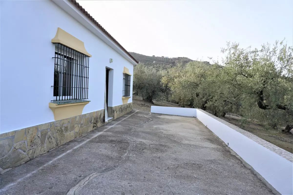 3-bedroom Country House In Alcaucín, Spain (121 M²)