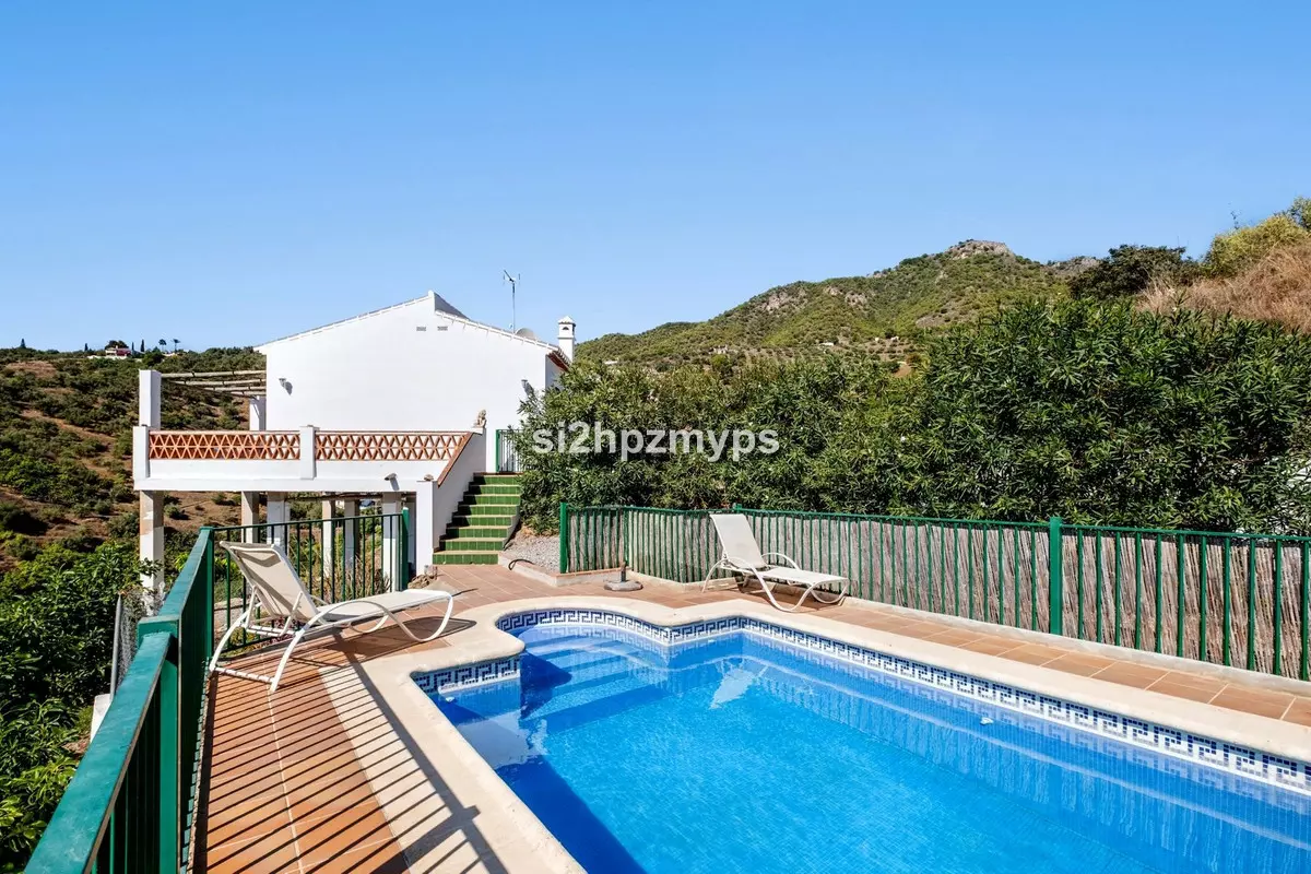 2-bedroom Villa In Frigiliana, Spain (49 M²)