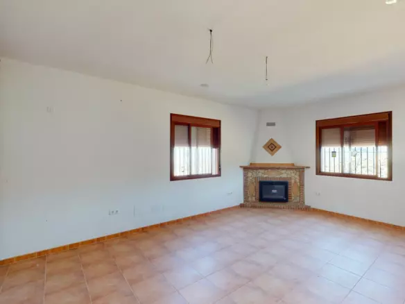 4-bedroom Villa In Colmenar, Spain (155 M²)