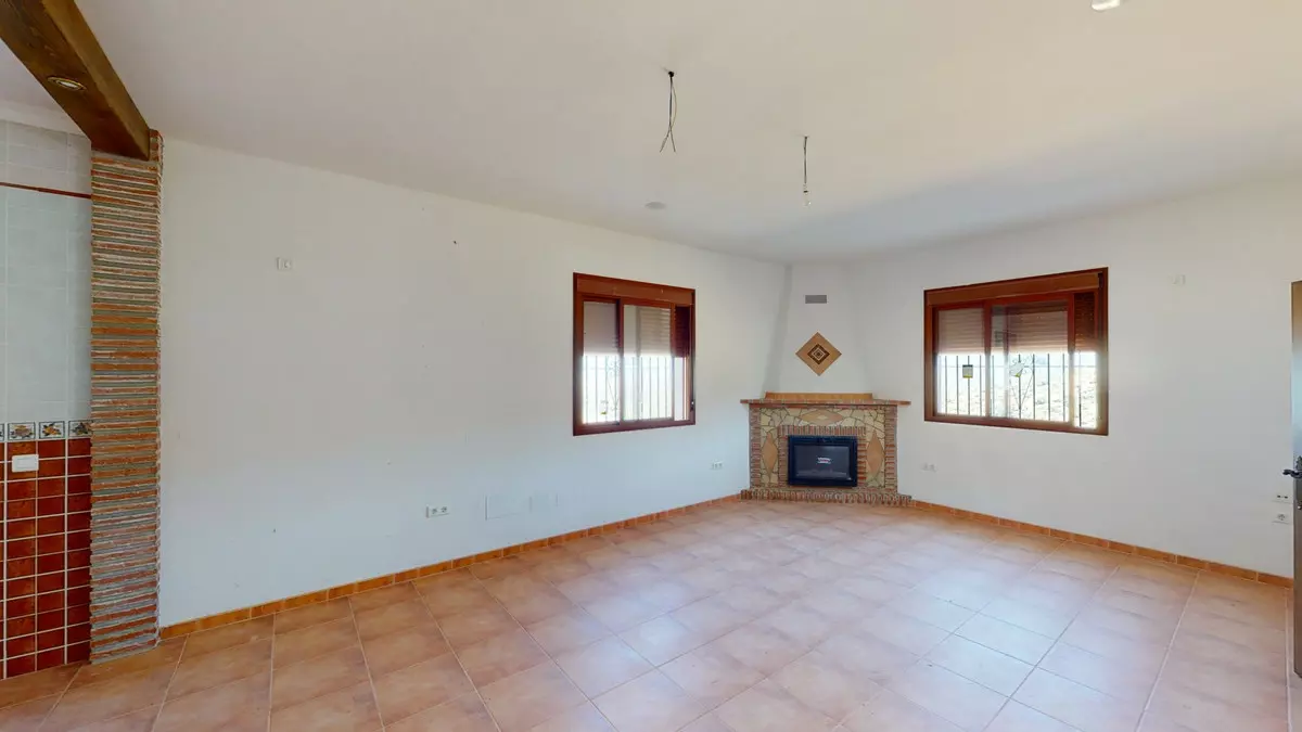 4-bedroom Villa In Colmenar, Spain (155 M²)