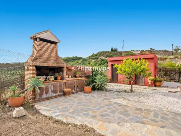 2-bedroom Villa In Benamocarra, Spain (84 M²)