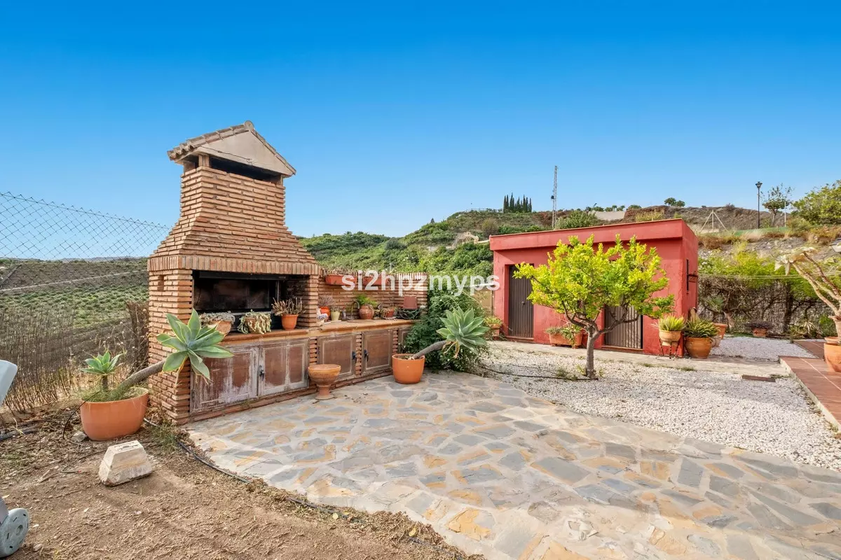 2-bedroom Villa In Benamocarra, Spain (84 M²)